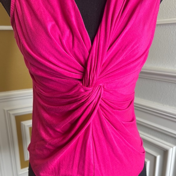 Elegant Pink Sleeveless Top - Picture 3 of 11
